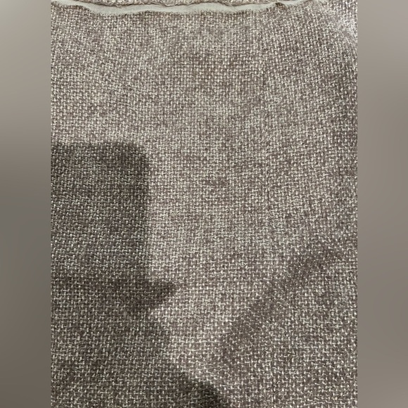 Ann Taylor Wool Tweed cream and gold skirt - size 8 EUC. - Picture 3 of 6